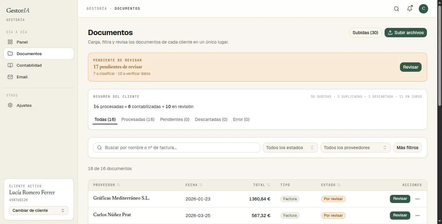 Sección de documentos de GestorIA para cargar, filtrar y revisar facturas